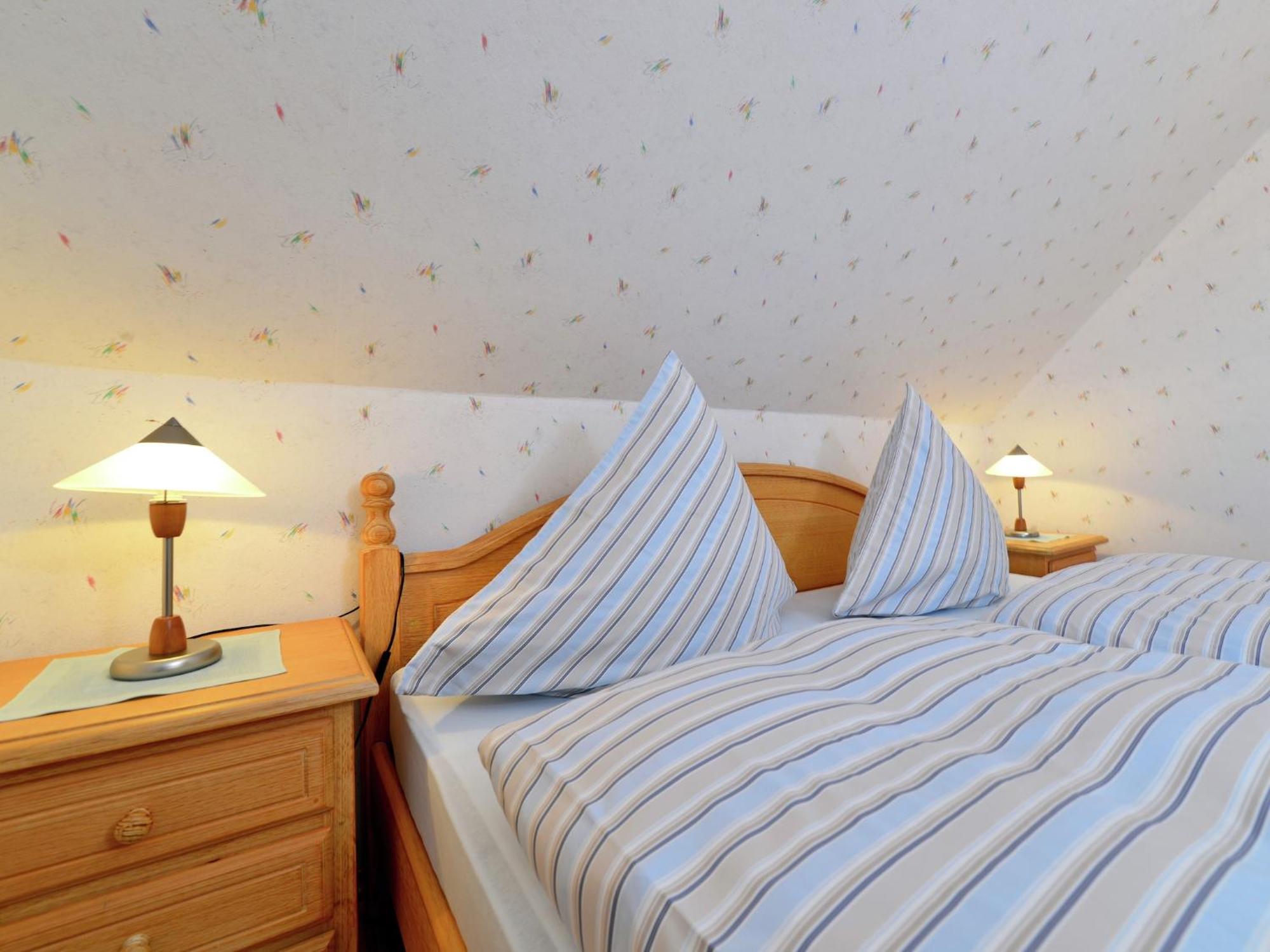 Quaint Apartment In Eimelrod Near Lake And Water Sports Willingen  Exteriör bild